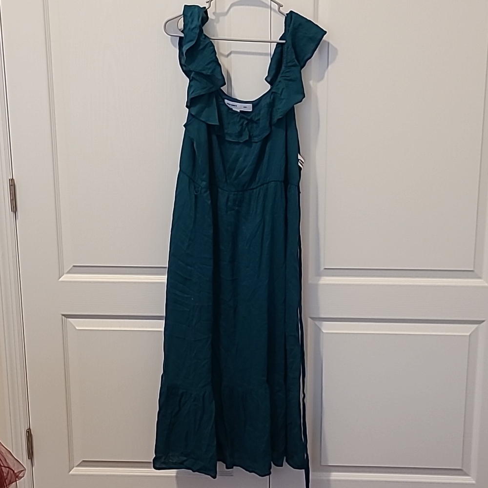 Green mid dress